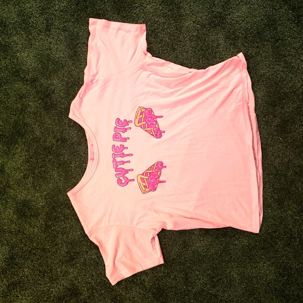 Dolls Kill size 1x cropped top